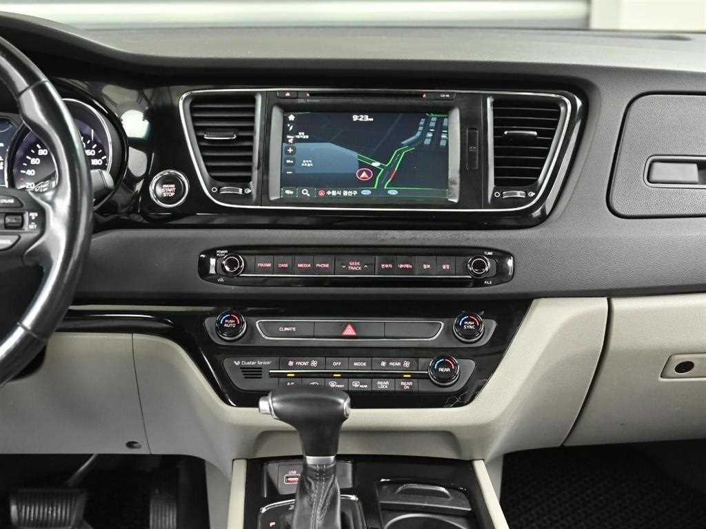 KIA Carnival 2017 Gris - Importación desde Corea - HF Imports Iquique - Foto 14