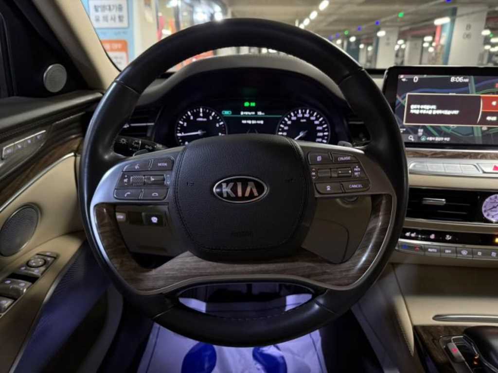 KIA K9 - Vista 8