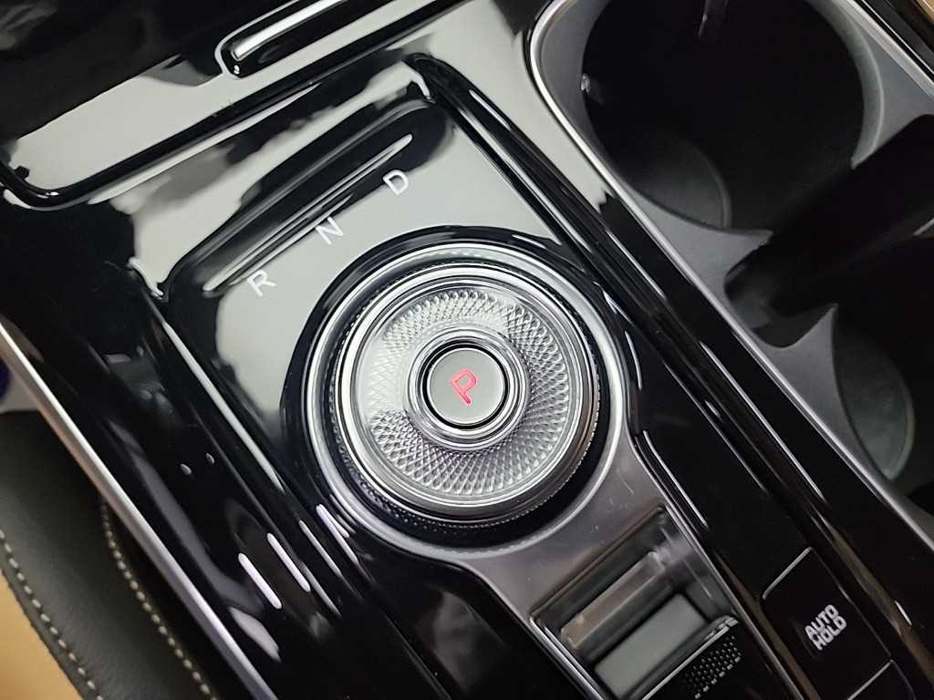 KIA Carnival - Vista 8