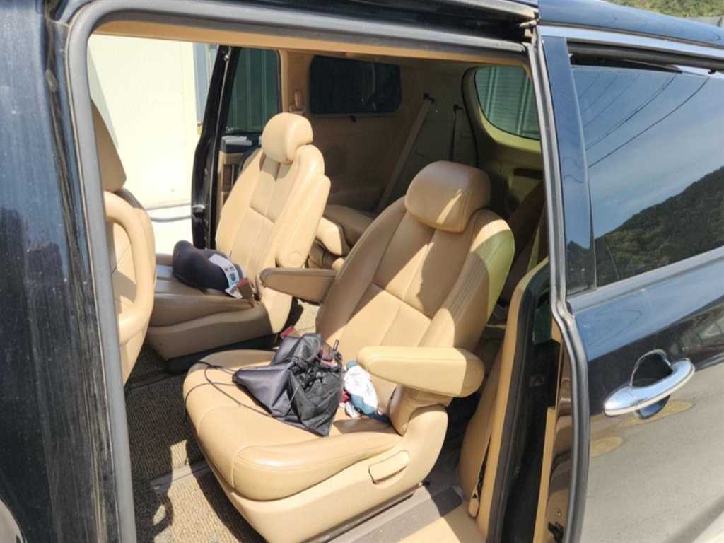 KIA Carnival - Vista 9