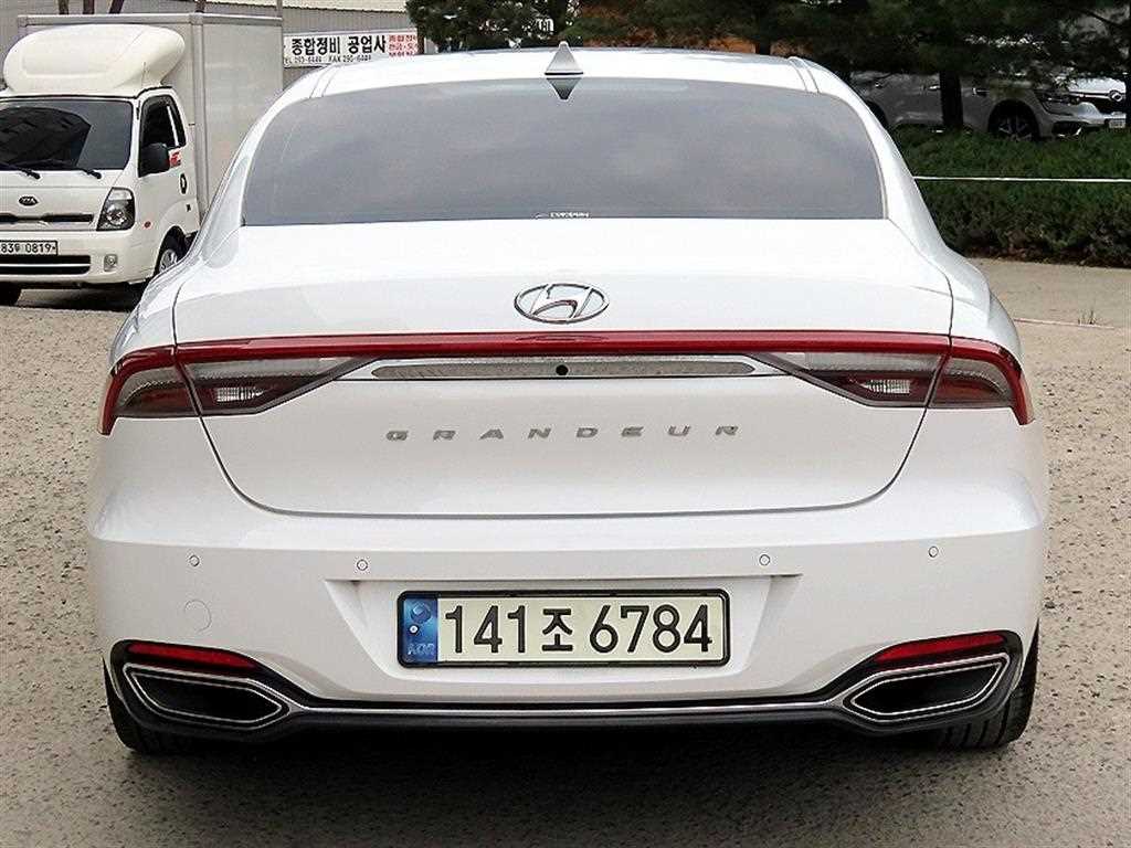 HYUNDAI Grandeur - Vista 4