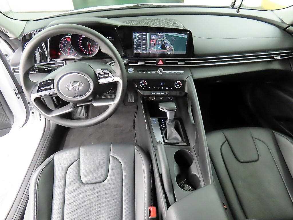 HYUNDAI Avante - Vista 7