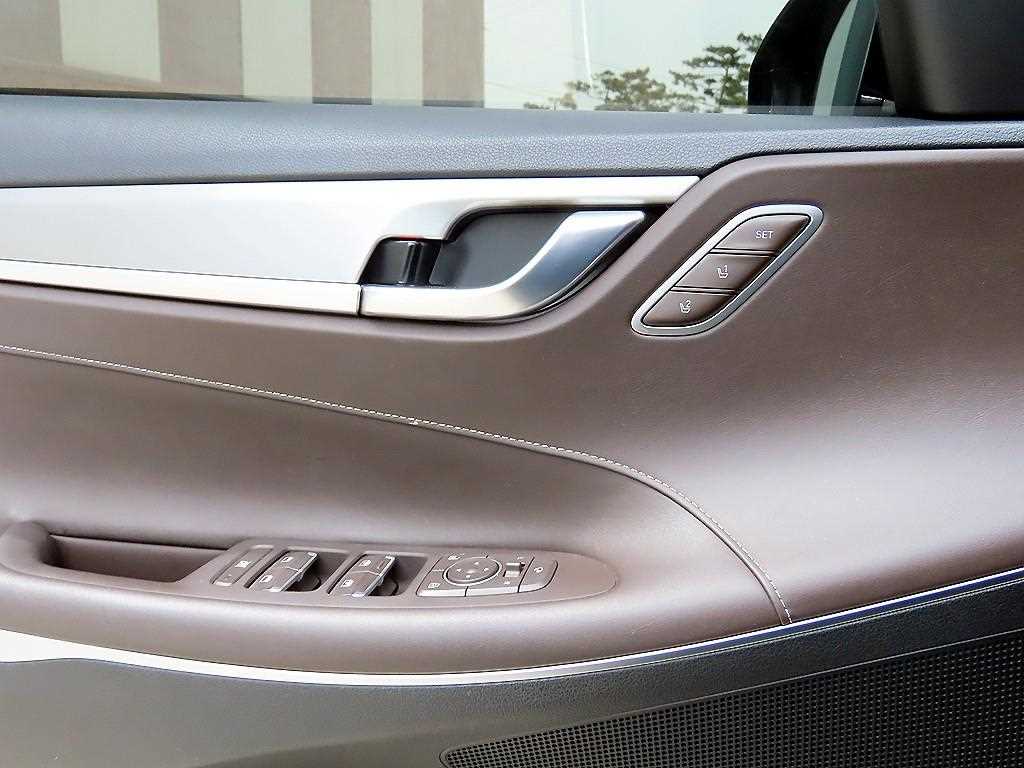 HYUNDAI Grandeur - Vista 11