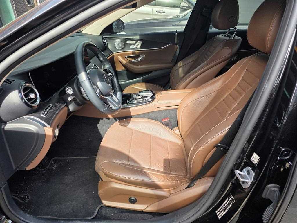 Mercedes Benz E class - Vista 3