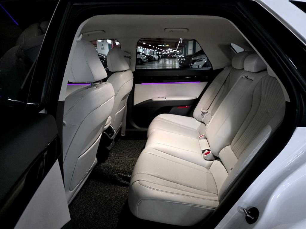 HYUNDAI Grandeur - Vista 10