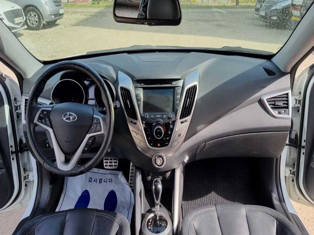 HYUNDAI Veloster - Vista 11