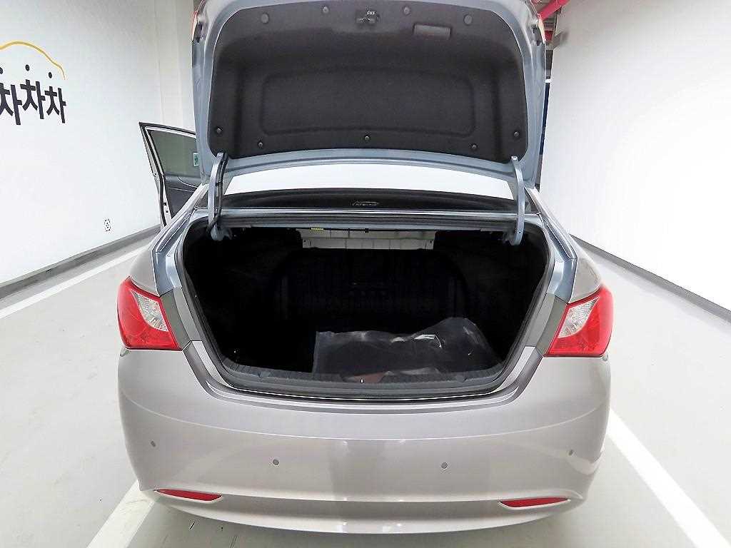 HYUNDAI Sonata - Vista 5