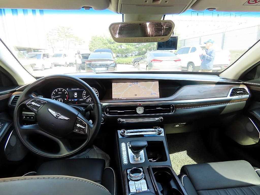 Genesis G90 - Vista 7