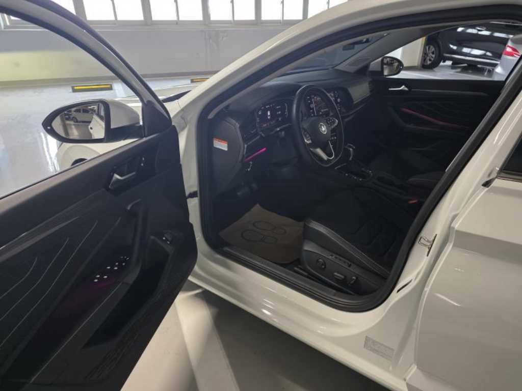 Volkswagen Jetta - Vista 6