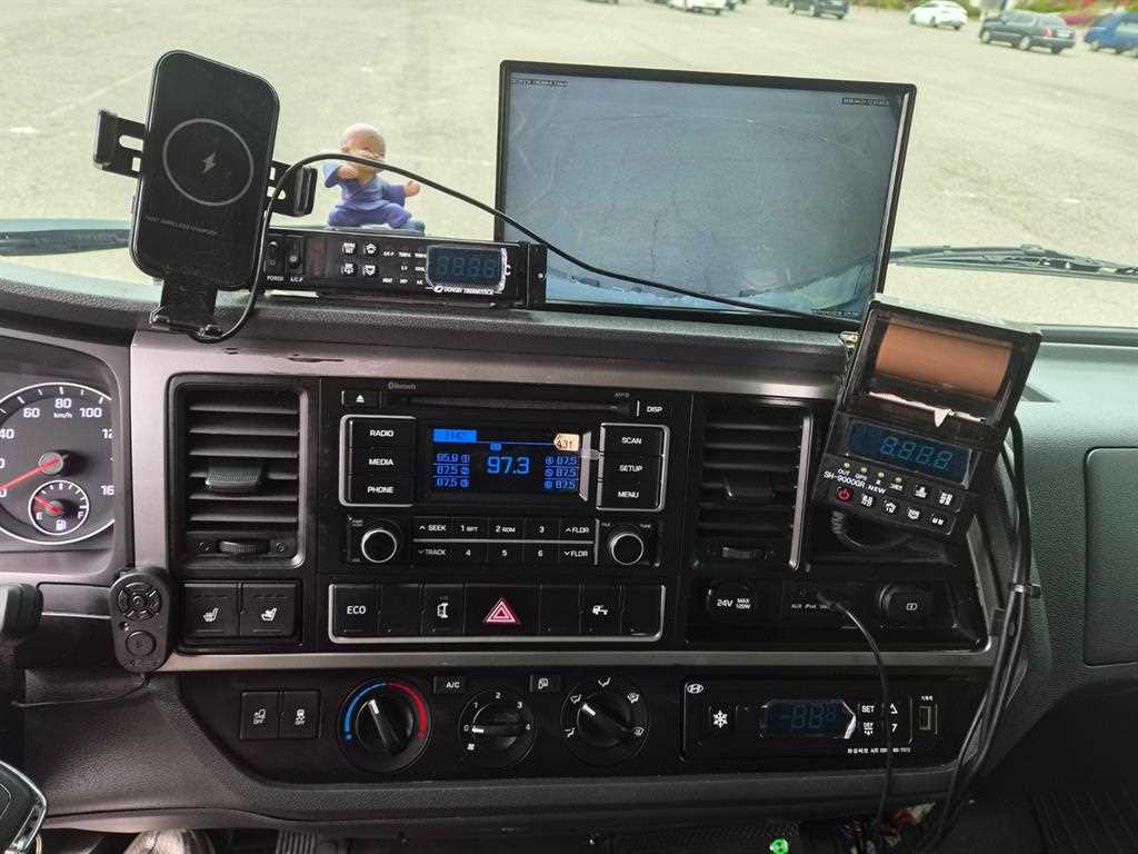 medium and large cargo truck 2023 Blanco - Importación desde Corea - HF Imports Iquique - Foto 14