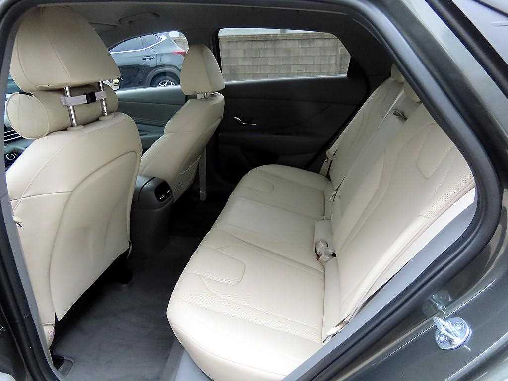 HYUNDAI Avante - Vista 6
