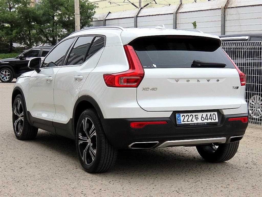 Volvo XC40 - Vista 3
