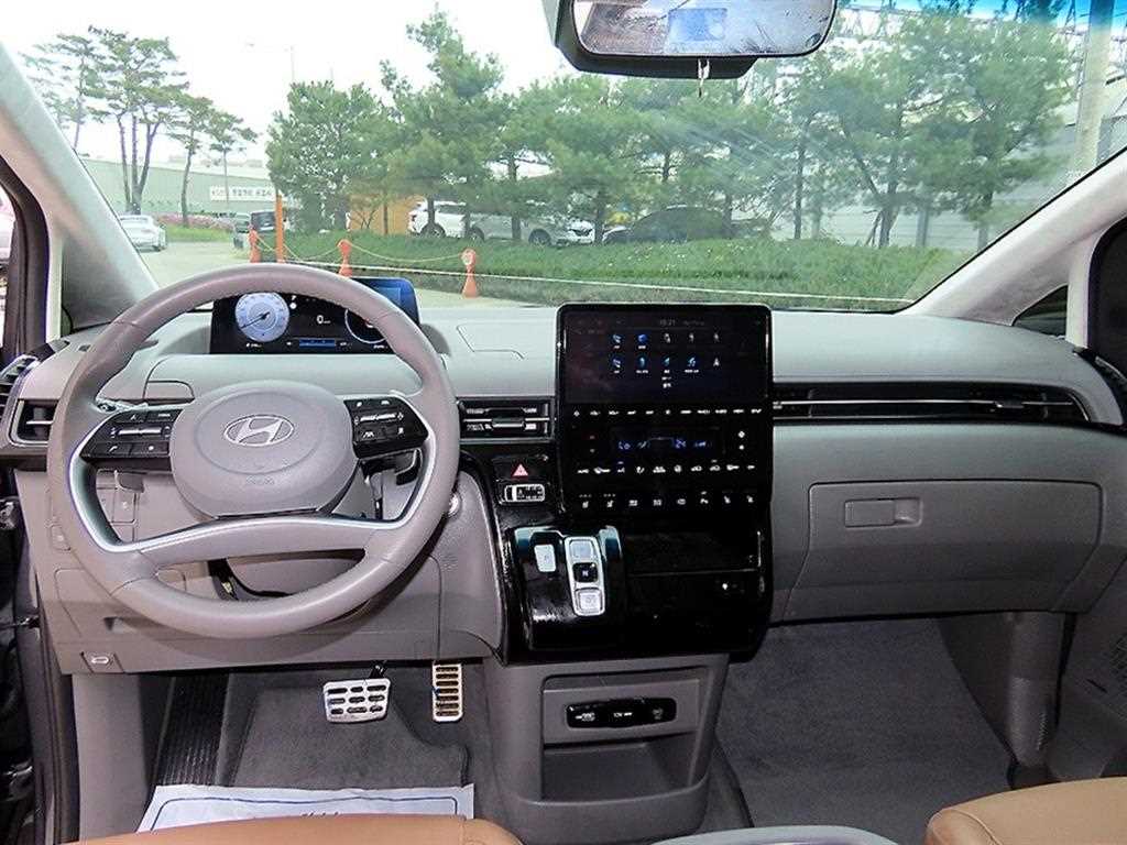 HYUNDAI Staria - Vista 8