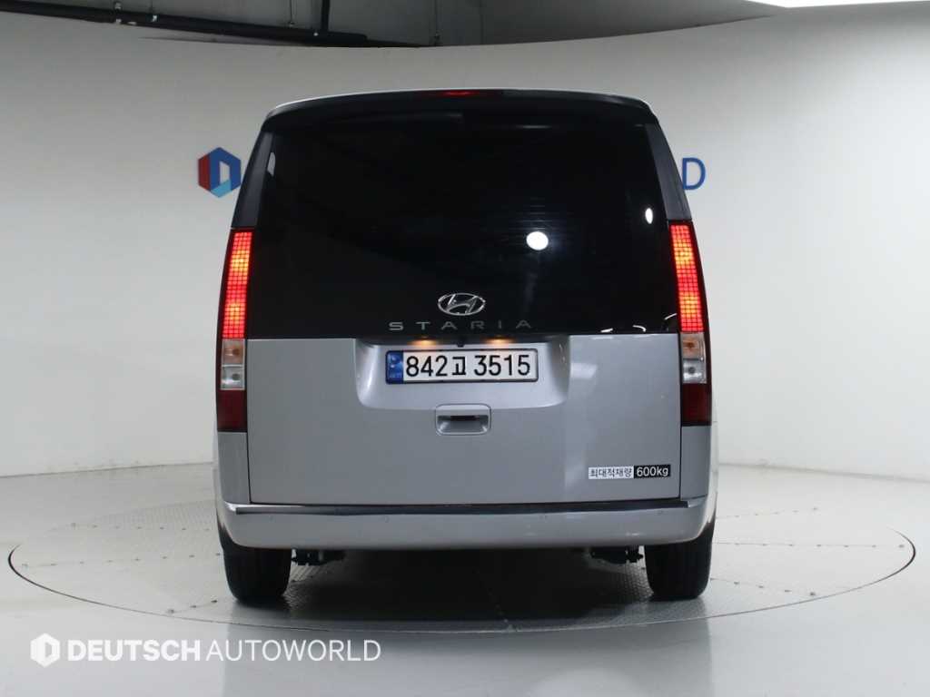 HYUNDAI Staria - Vista 4