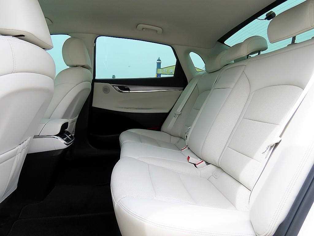 HYUNDAI Grandeur - Vista 6