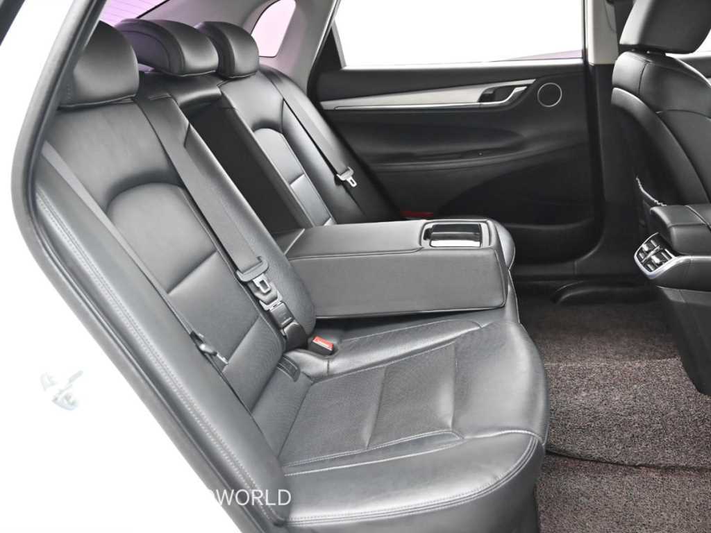 HYUNDAI Grandeur - Vista 12