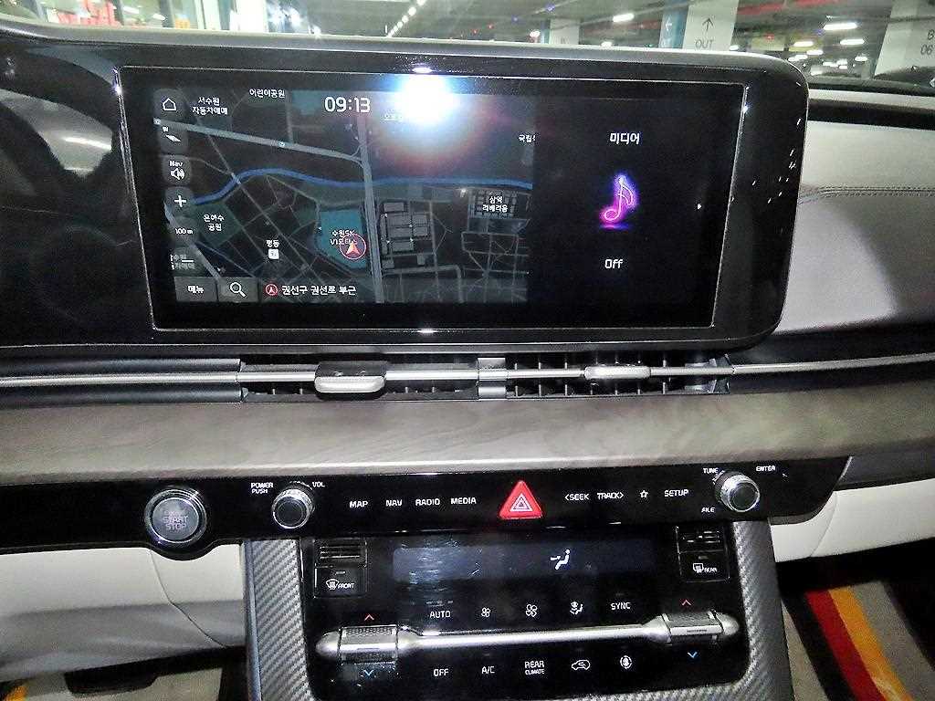 KIA Carnival - Vista 11