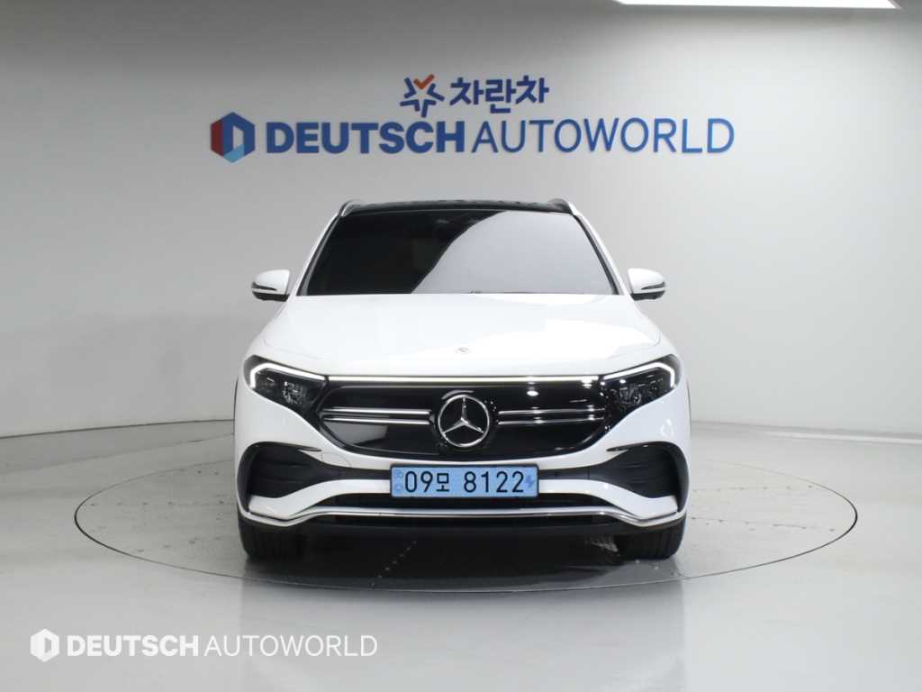 Mercedes Benz EQA - Vista 3