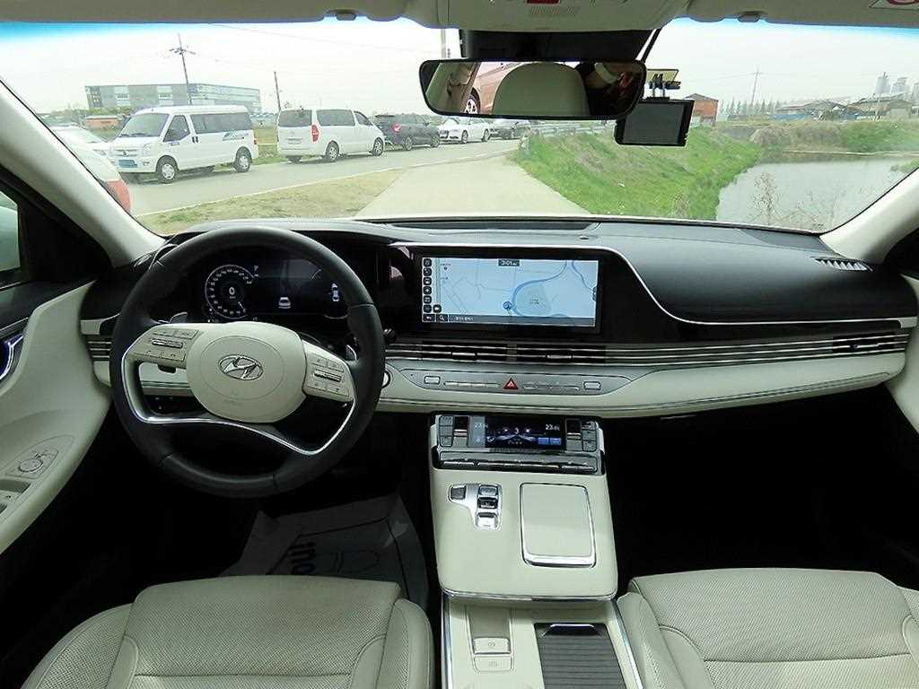 HYUNDAI Grandeur - Vista 9