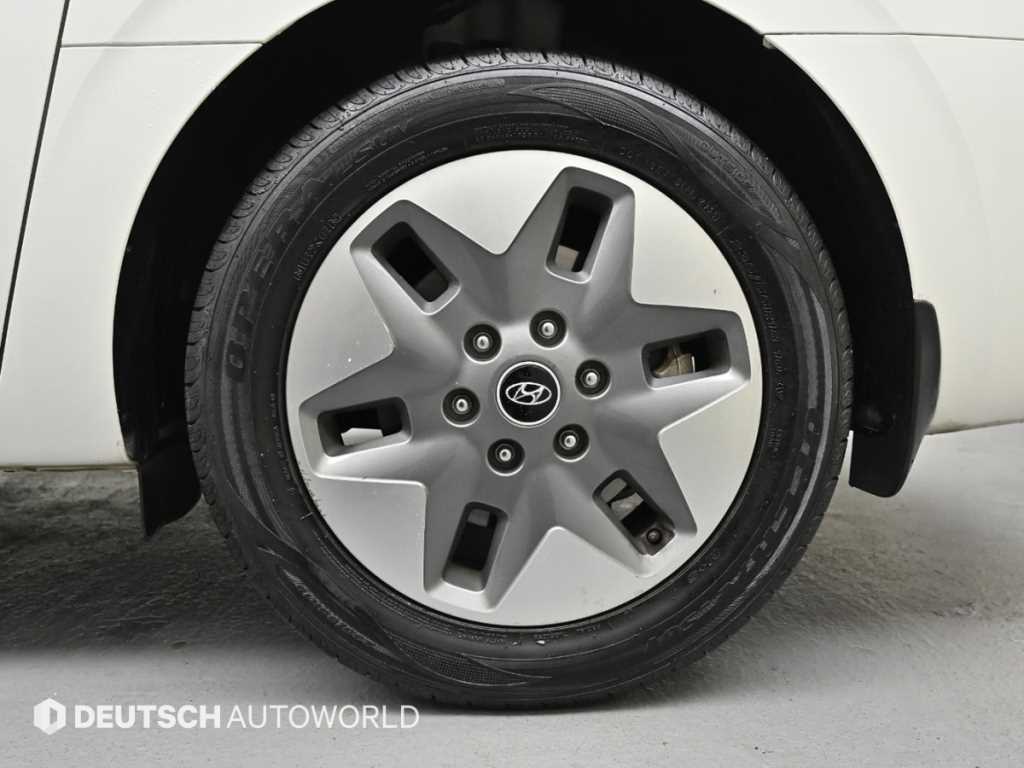 HYUNDAI Staria - Vista 5