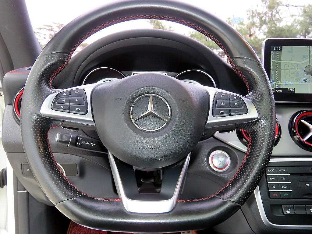 Mercedes Benz CLA Class - Vista 8