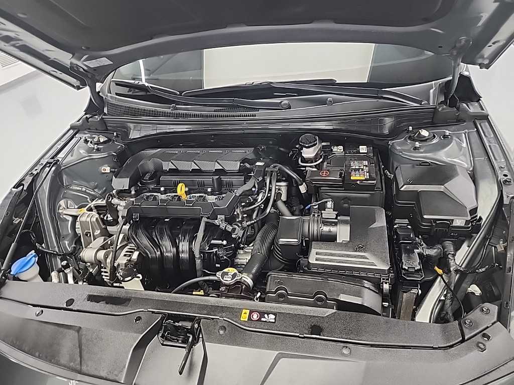HYUNDAI Avante - Vista 5