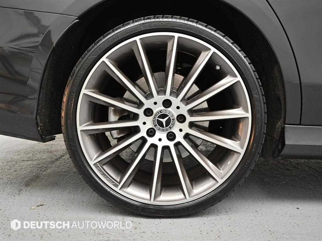 Mercedes Benz E class - Vista 5