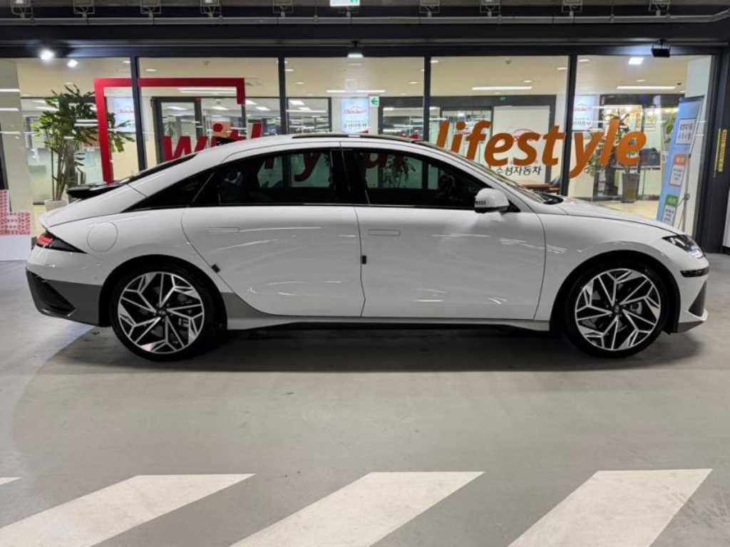 HYUNDAI Ioniq 6 - Vista 3