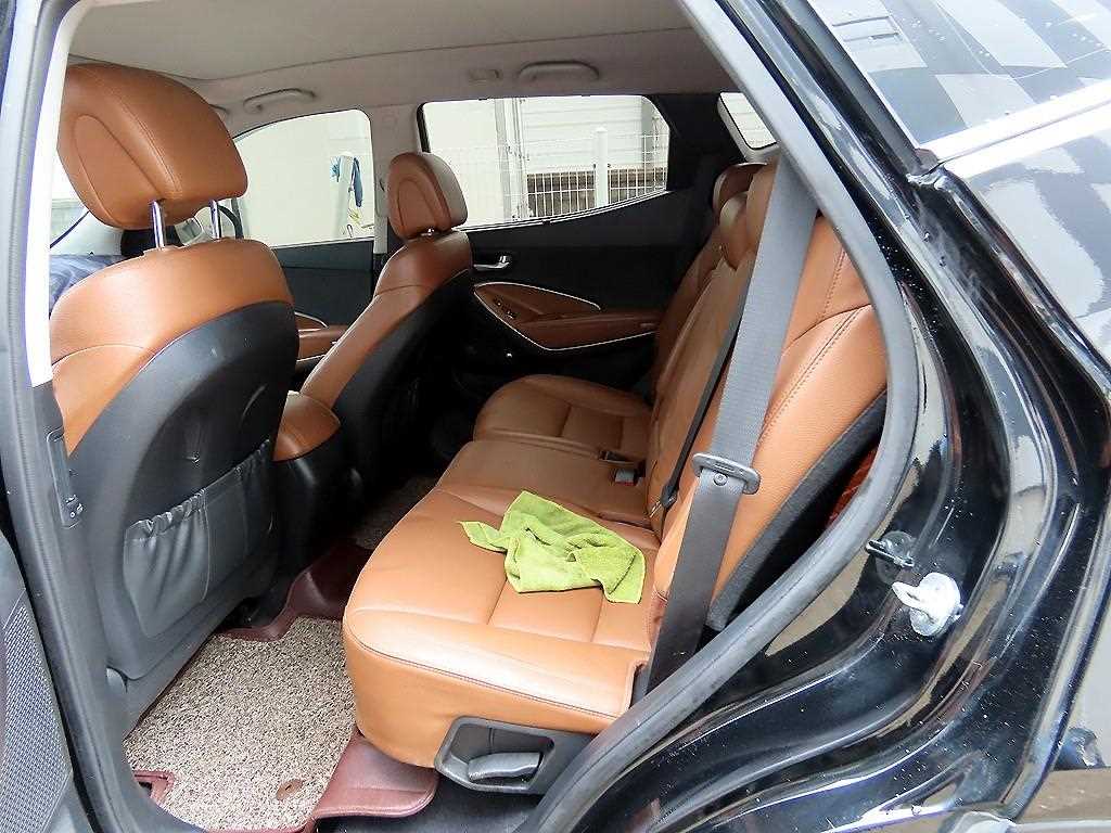 HYUNDAI Santa Fe - Vista 6