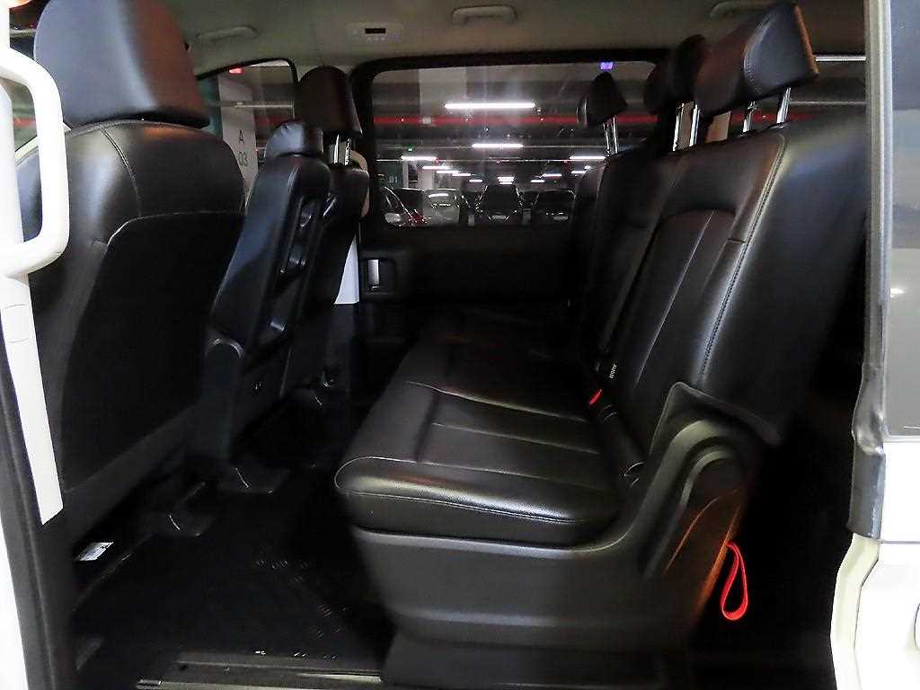 HYUNDAI Staria - Vista 7