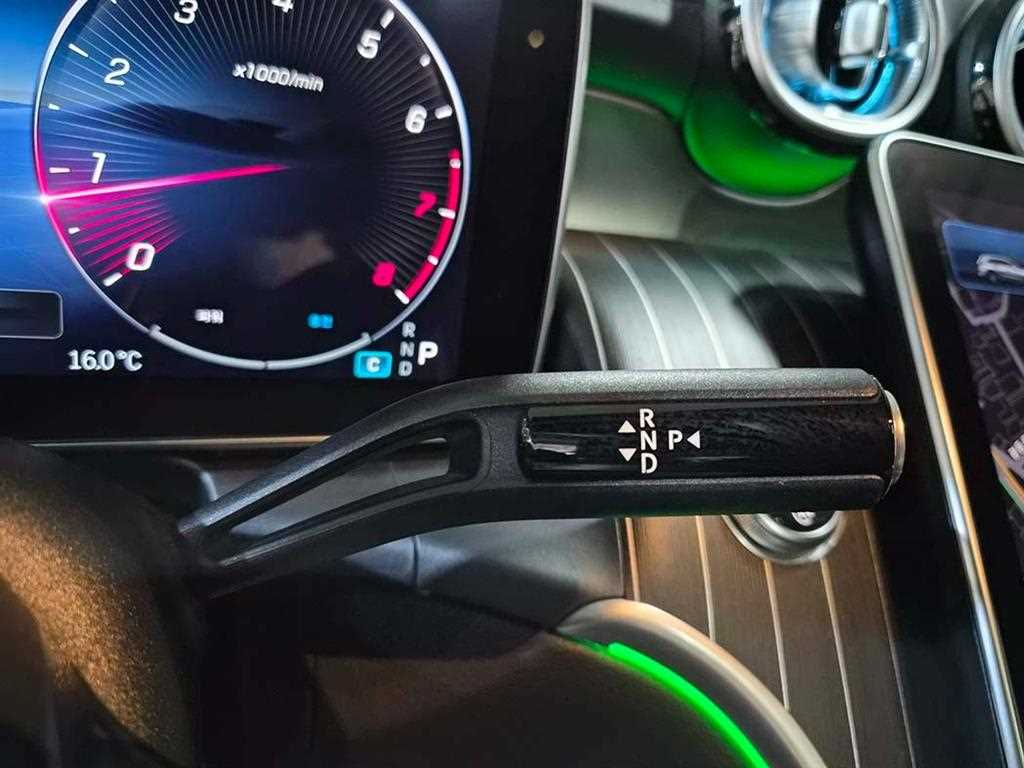 Mercedes Benz GLC Class - Vista 11