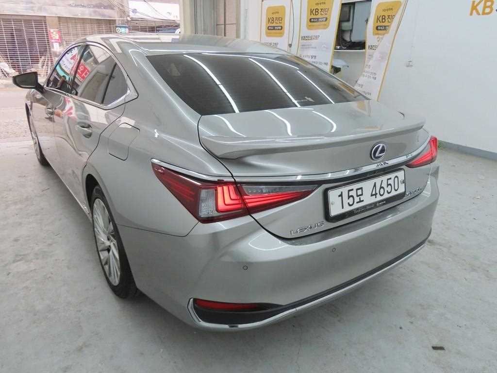 Lexus ES - Vista 4