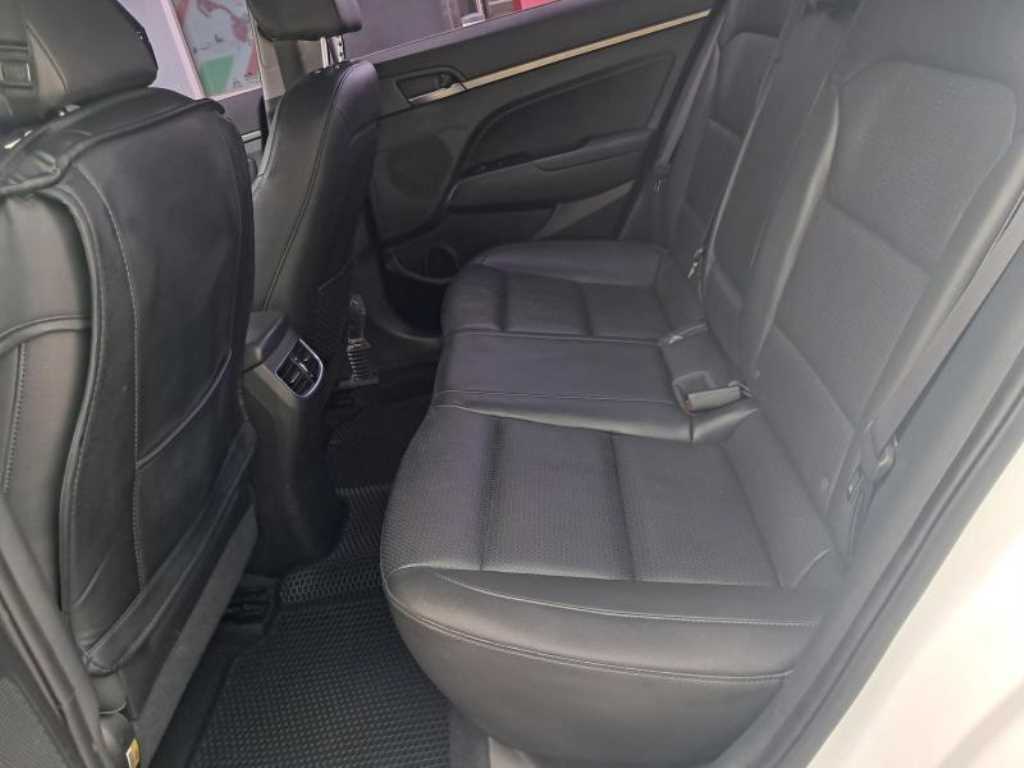 HYUNDAI Avante 2016 Blanco - Importación desde Corea - HF Imports Iquique - Foto 14