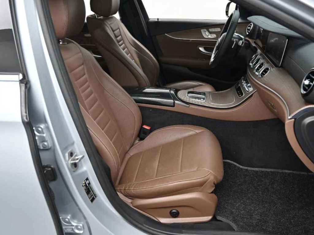 Mercedes Benz E class - Vista 10