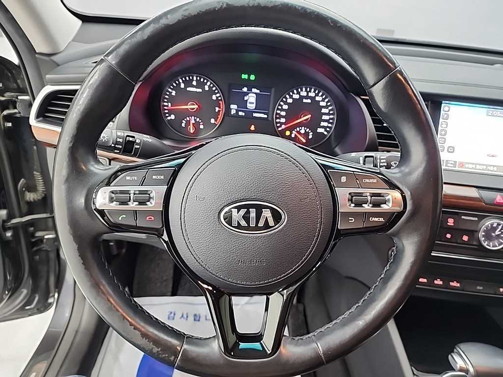 KIA K7 - Vista 9