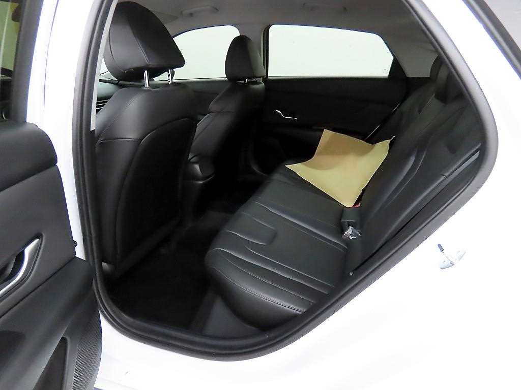 HYUNDAI Avante - Vista 6