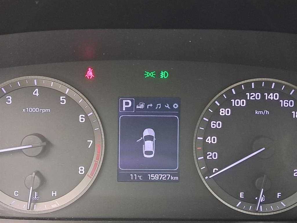 HYUNDAI Sonata - Vista 8