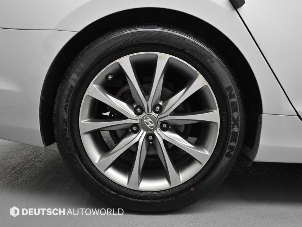 HYUNDAI Grandeur - Vista 5