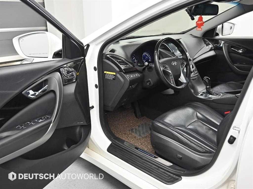 HYUNDAI Grandeur - Vista 11