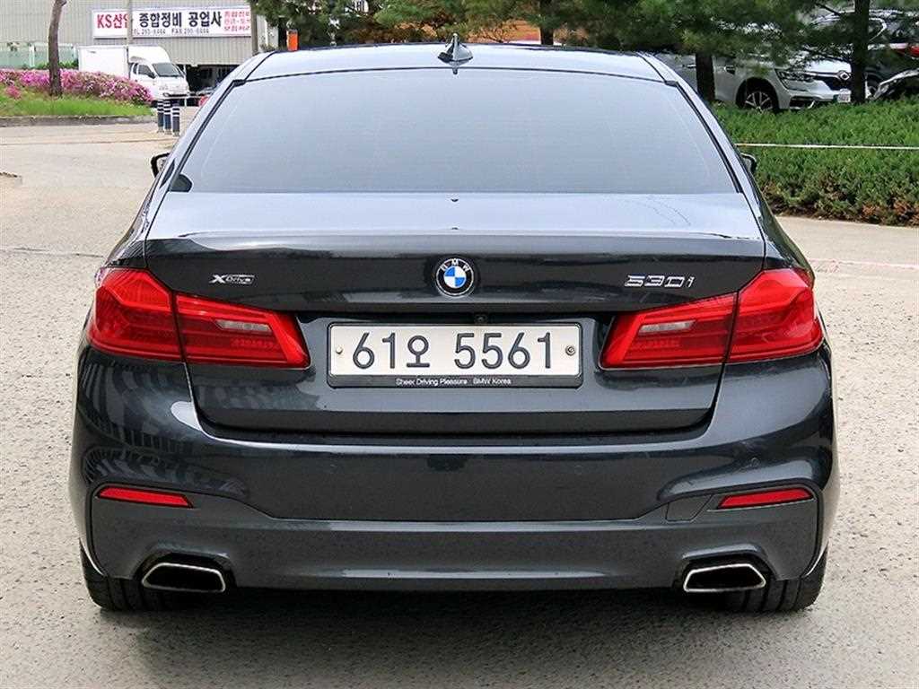 BMW 5 Series - Vista 4