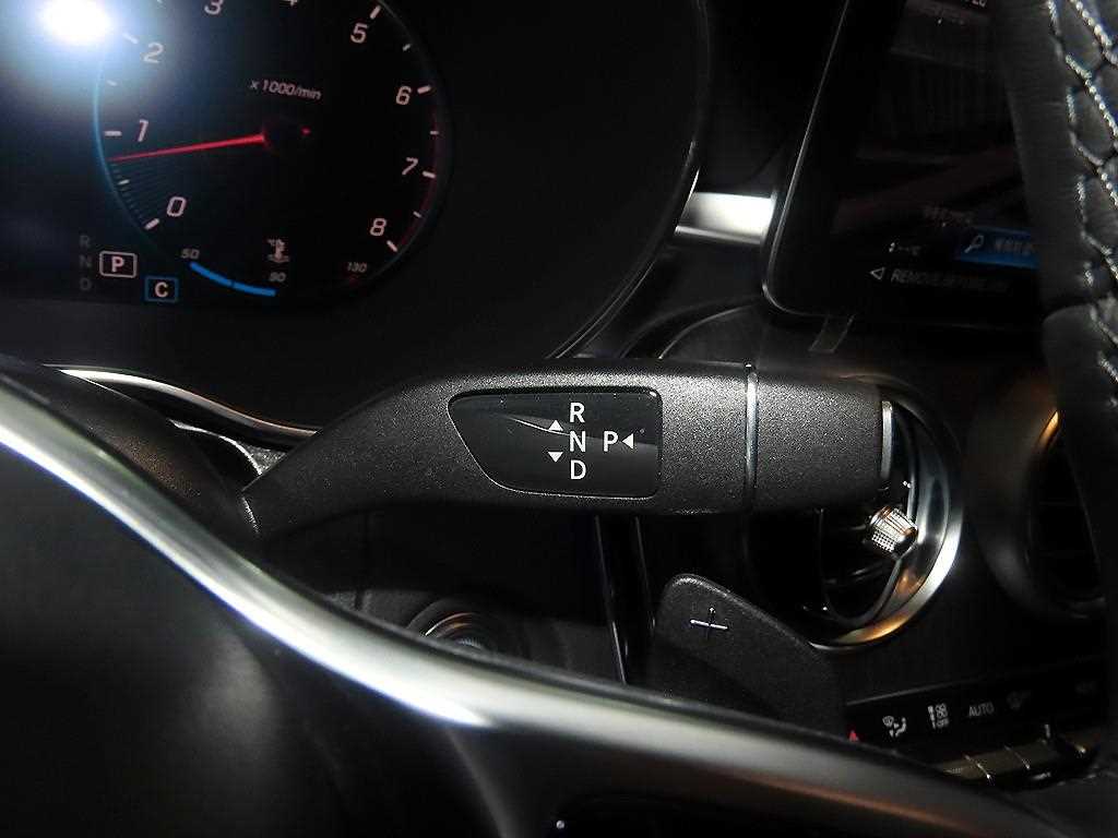 Mercedes Benz GLC Class - Vista 12