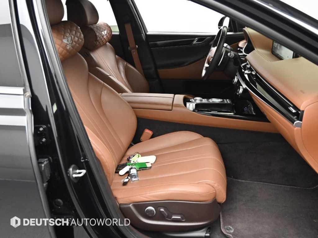 Genesis G80 - Vista 10