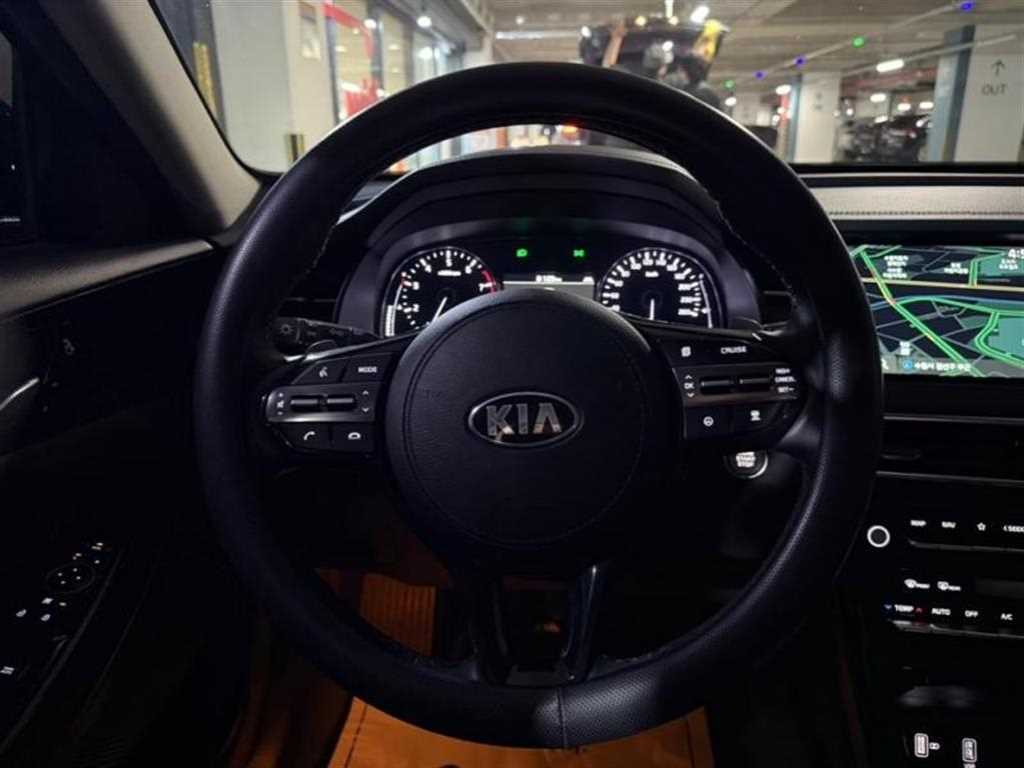 KIA K7 - Vista 8
