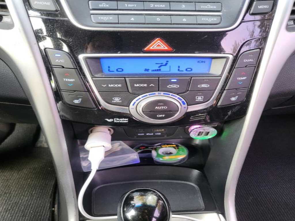 HYUNDAI i30 - Vista 7