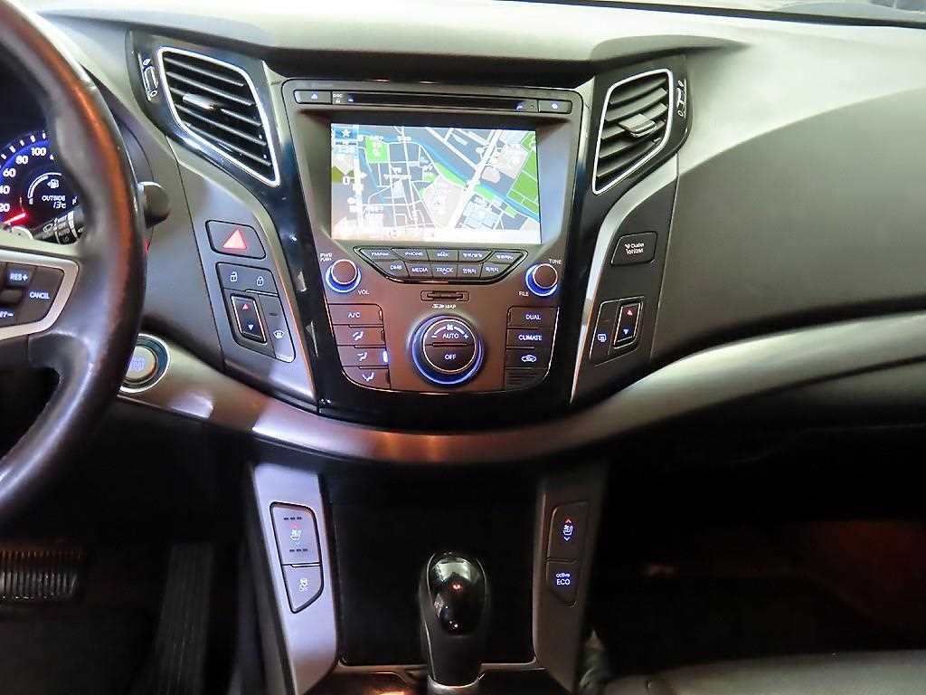 HYUNDAI i40 - Vista 11