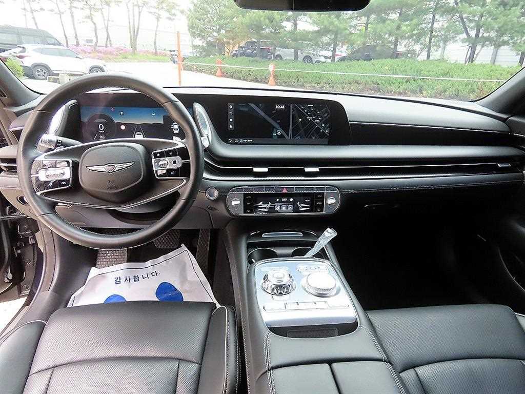Genesis G90 - Vista 7