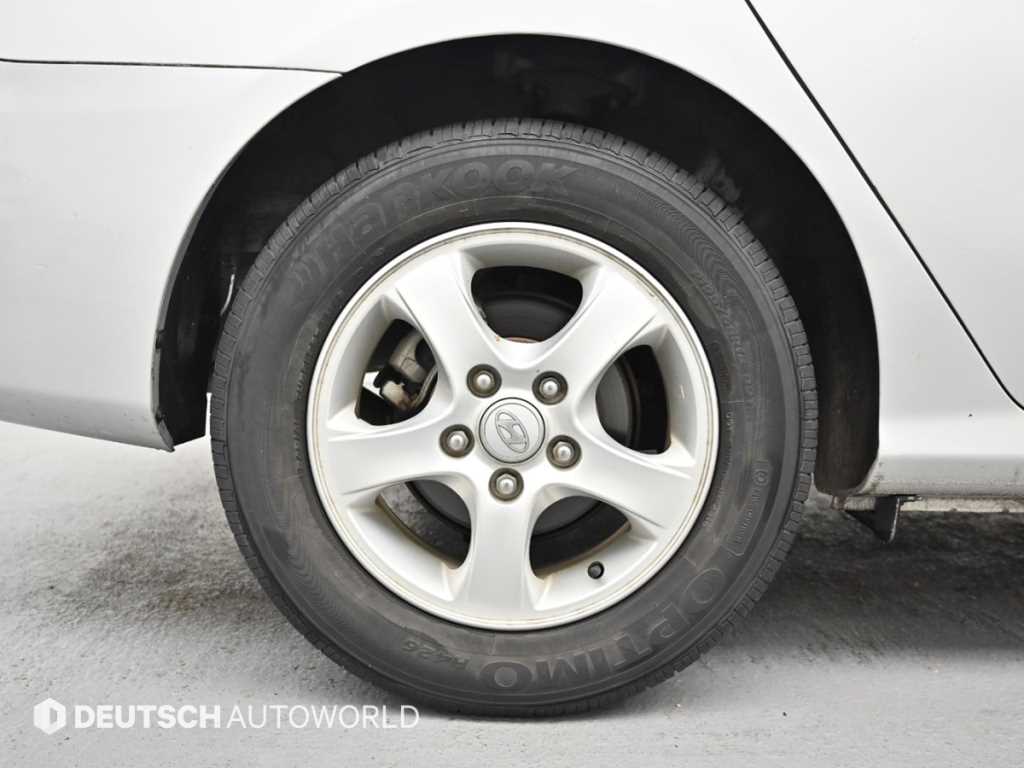 HYUNDAI Avante - Vista 5