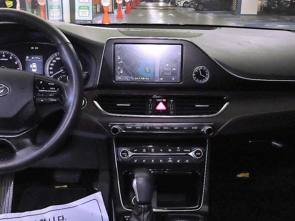 HYUNDAI Grandeur - Vista 11