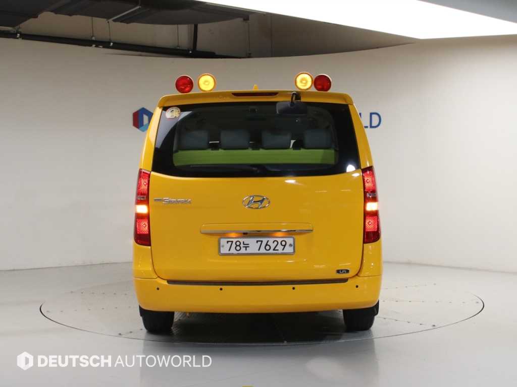 HYUNDAI Starex - Vista 4
