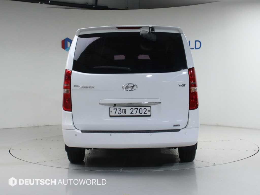 HYUNDAI Starex - Vista 4